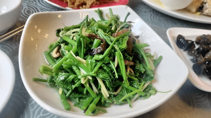 把城市留在身後，走進六龜山林，在美崙山溫泉渡假山莊慢慢過一夜