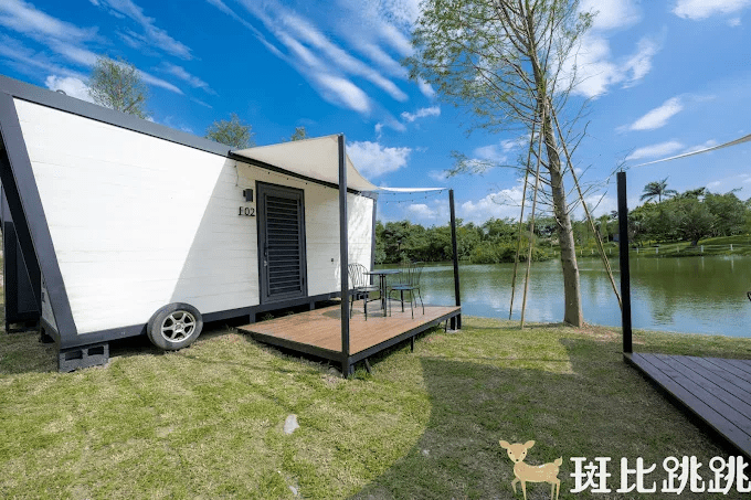 把裝備與煩惱都留在城市，走進苗栗露營車住宿過一晚輕鬆日子