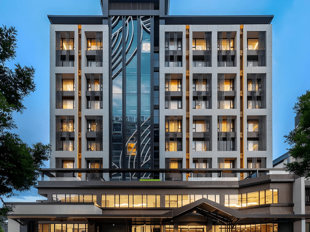 走出礁溪車站就能泡湯，在川湯春天旗艦館把一天慢慢交給溫泉與時間