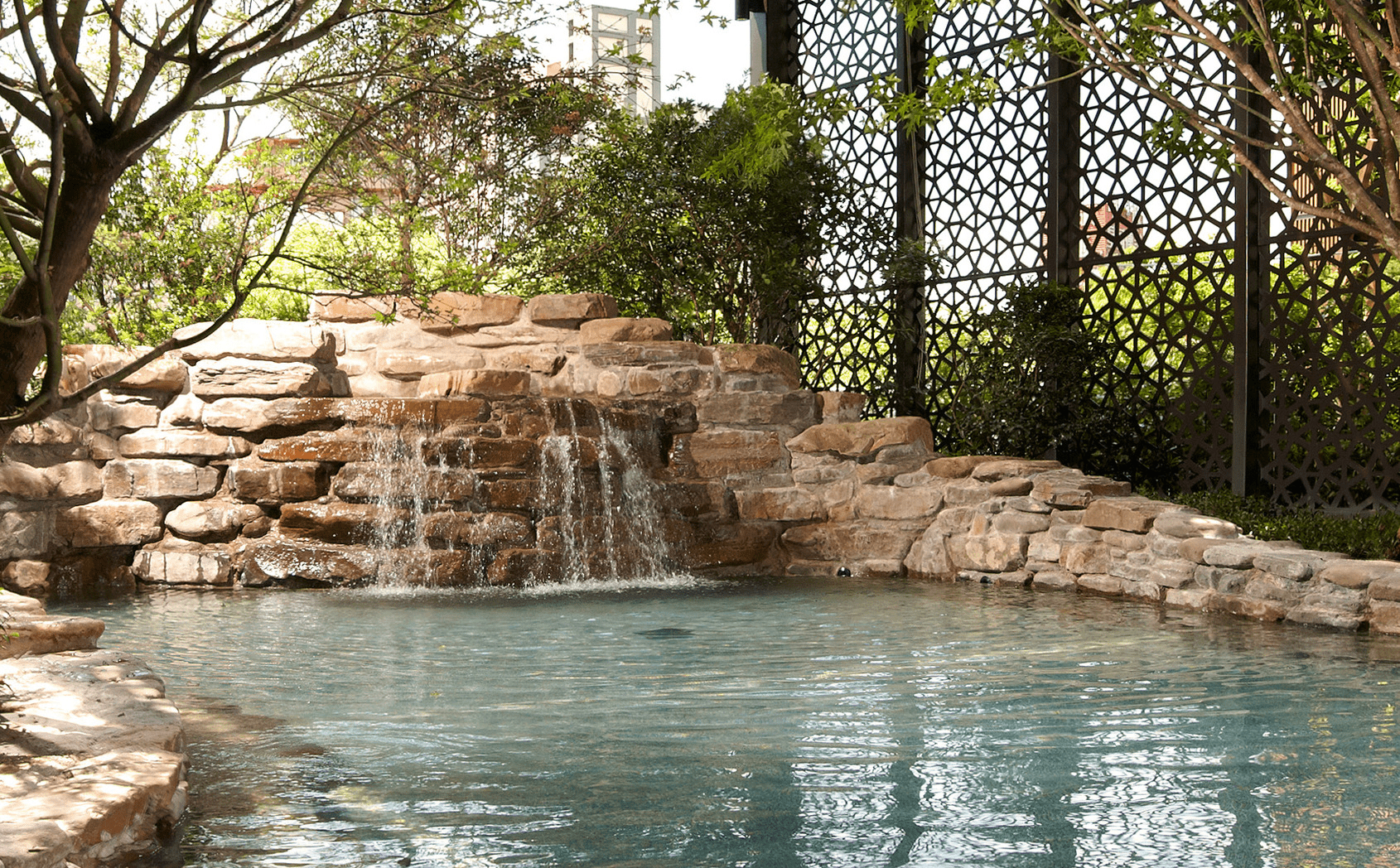 當礁溪的水氣升起，走進寒沐酒店，展開一場只為放鬆而來的住宿旅程