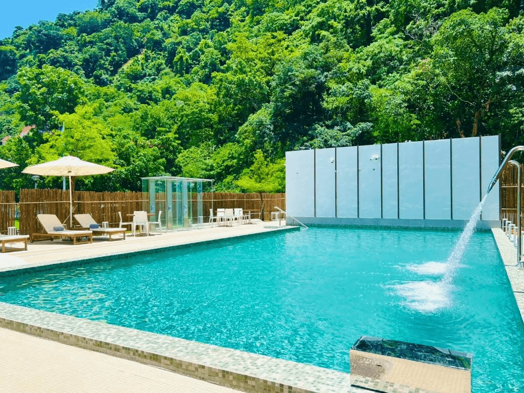 從列車南下到入住台東溫泉飯店，讓旅程在山林熱氣中自然放慢