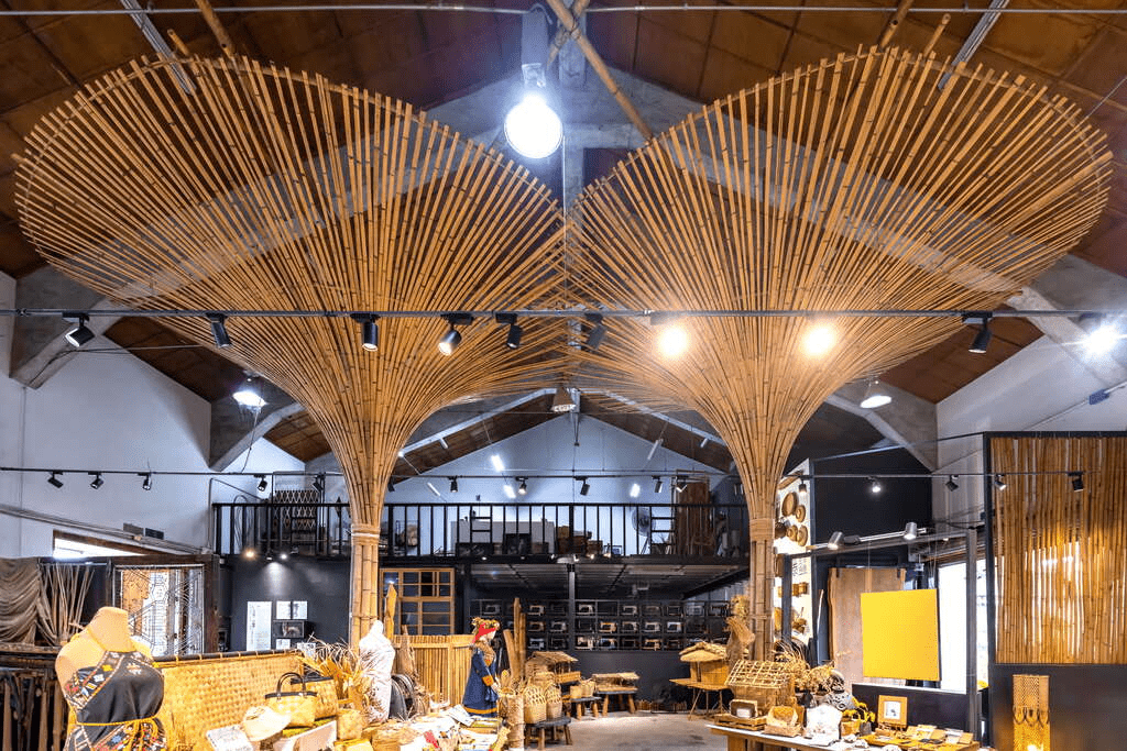 在台東市區走一段不趕的旅程，海濱公園、鐵道與舊城慢慢串起來