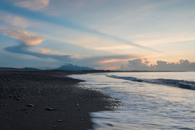 沿著海岸與森林走進台東自然景點，在湖光風影之間展開一段剛剛好的旅程