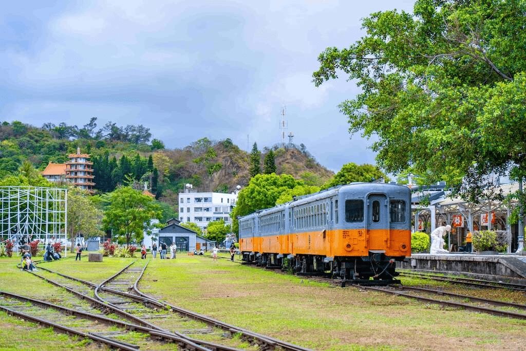 午後的台東市區適合用走的，從海濱到加路蘭，讓海風一路陪著前行
