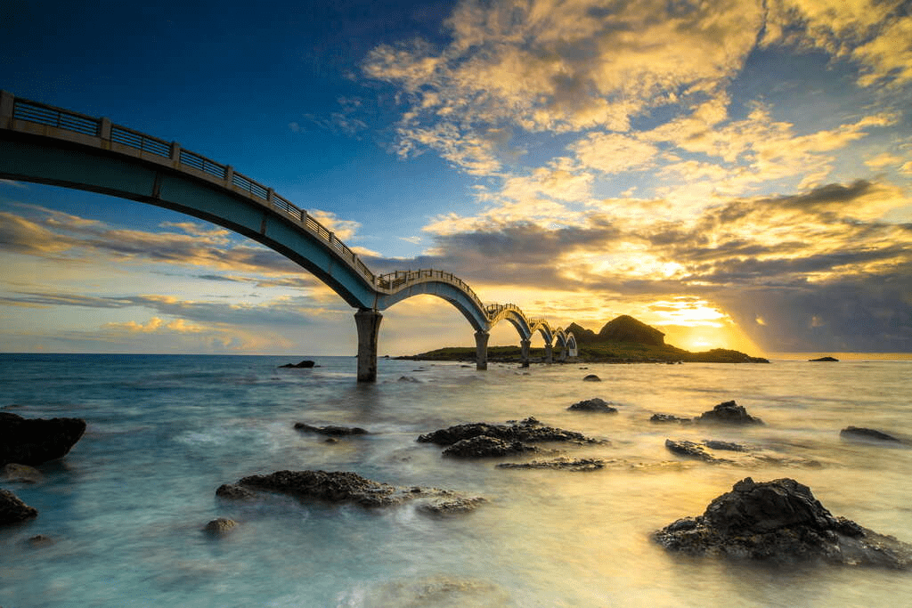 三仙台海岸的壯麗日出景象