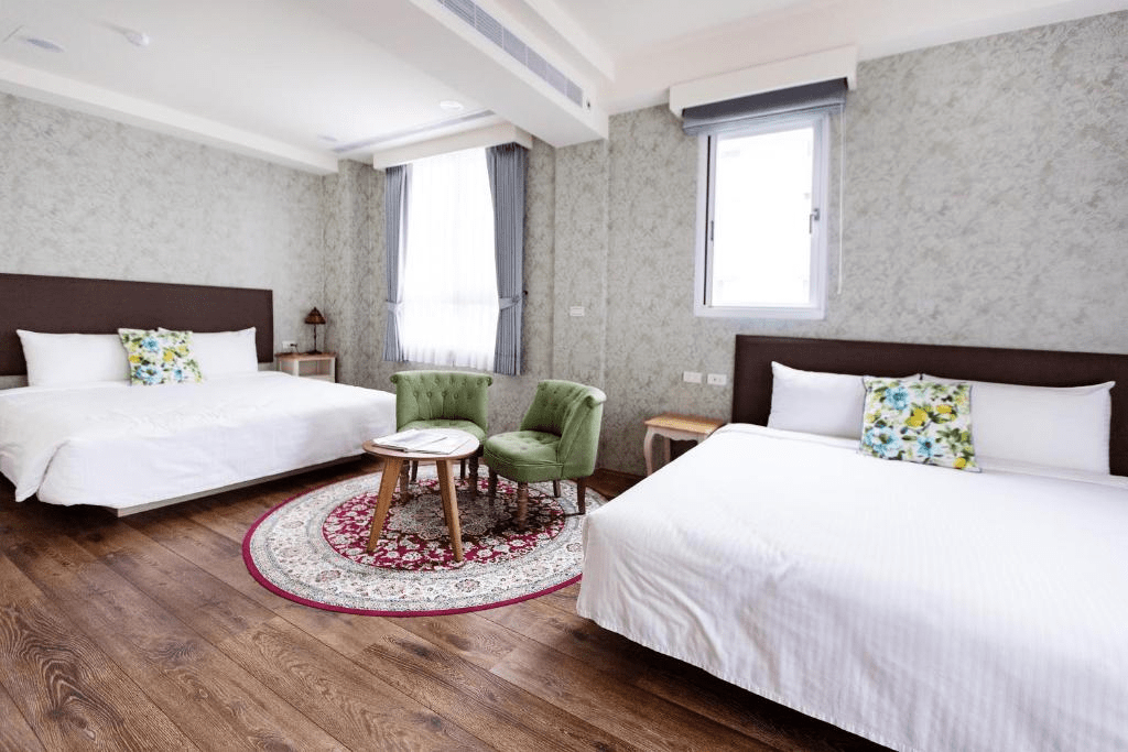 抵達宜蘭員山 R&J Guesthouse，坐下的那一刻才感覺旅行真正開始慢慢展開