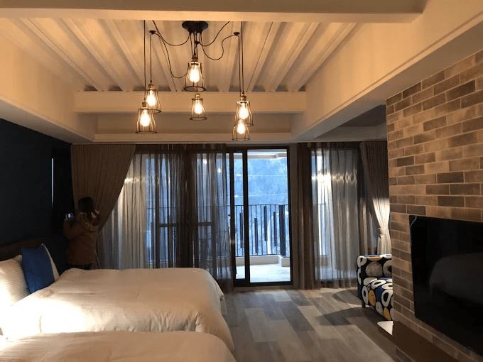 沿著蜿蜒山路抵達溪頭，把住宿交給能陪你聽風、看霧、放鬆心緒的那幾個地方