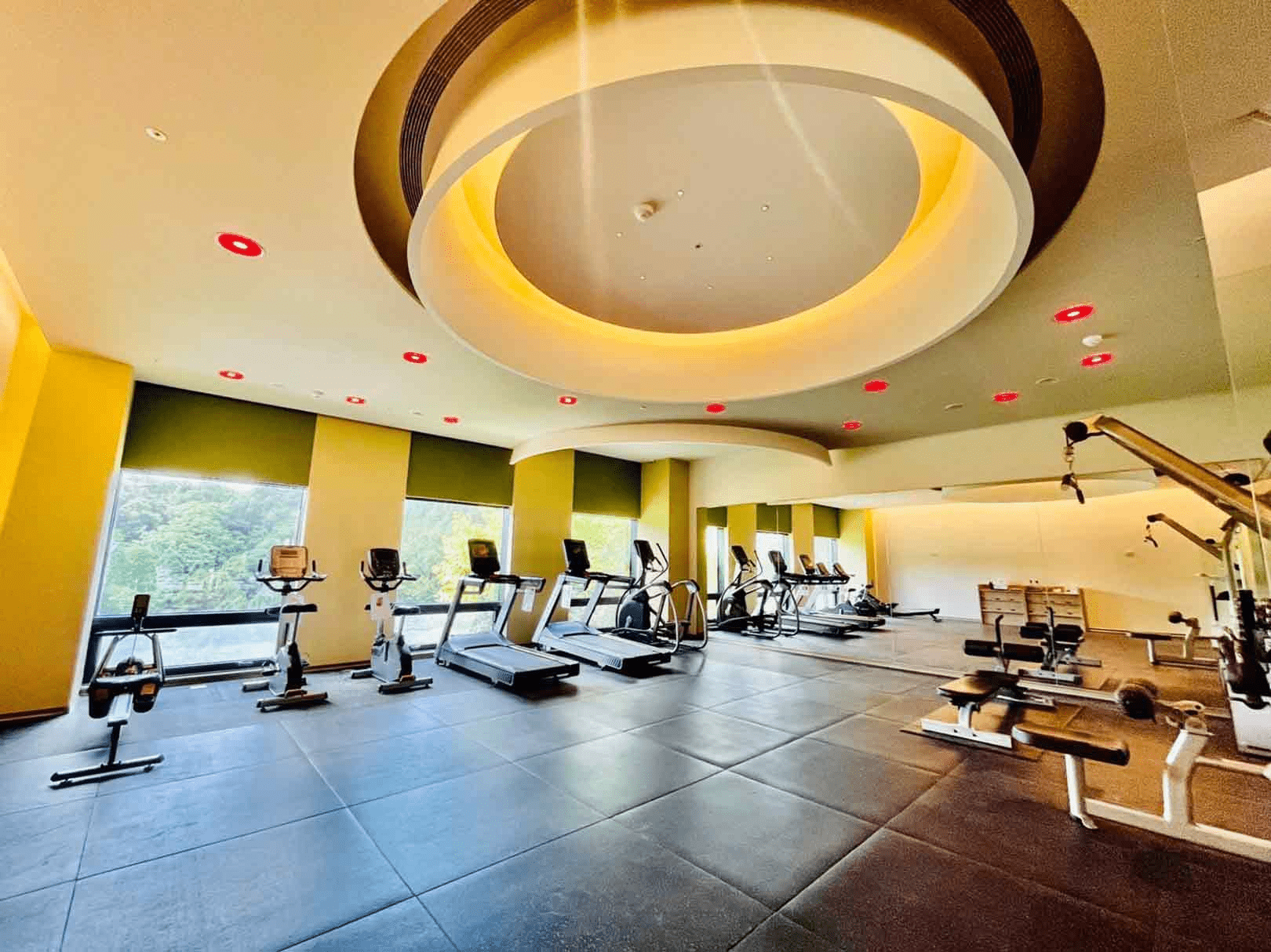 走進日月潭雲品溫泉酒店的那一瞬間，光與風都變得柔軟，像在邀請你好好休息