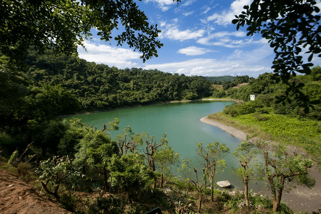 抵達宜蘭員山 R&J Guesthouse，坐下的那一刻才感覺旅行真正開始慢慢展開