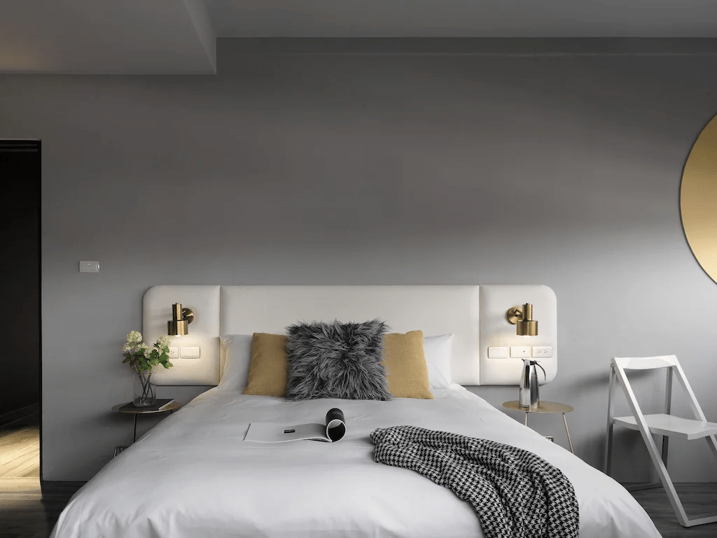 在台中住上一晚，跟著夜市人潮與火車站晨光重新感受城市的自在步伐