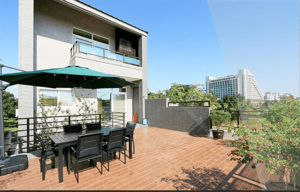 把旅途交給台東的住宿與風景，在夜色燈火與清晨光線之間找到屬於自己的旅行節奏