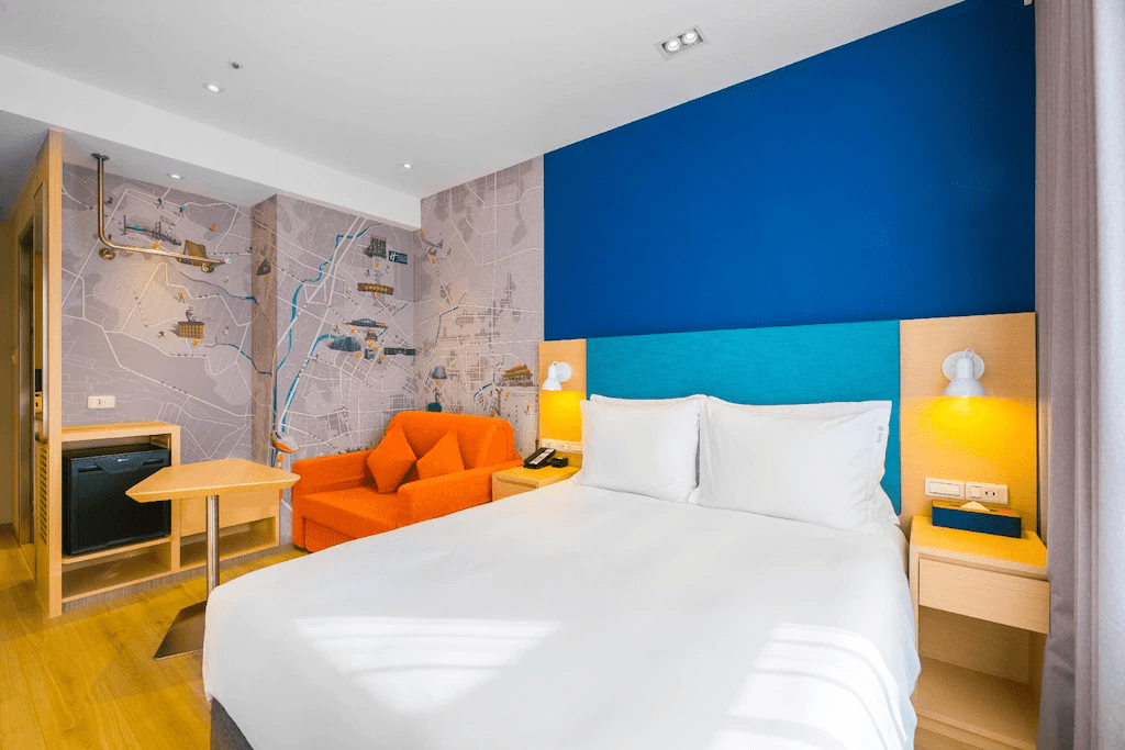 走進台中夜色，在逢甲到七期之間找到剛好的住宿節奏與步調