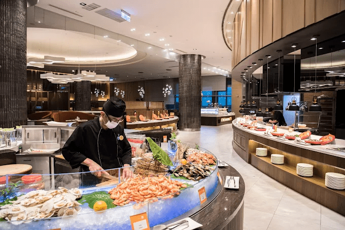 推著行李走向桃園機場凱悅酒店時，那份貼近航站的從容感讓整段旅程都慢慢回到舒服的節奏裡