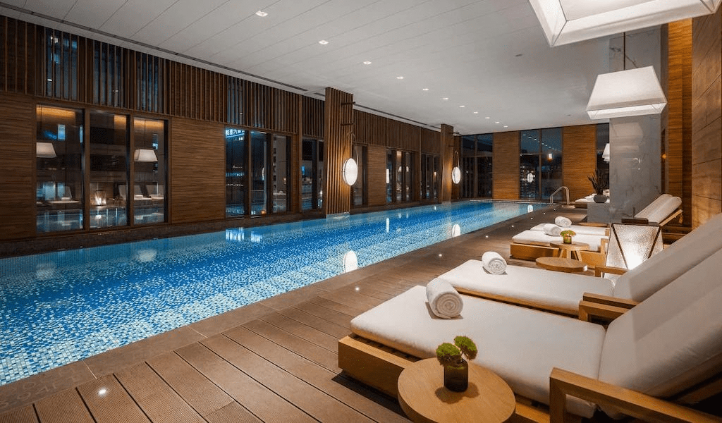 在松江南京站走入台北寒居酒店，讓日光與安靜的房內氛圍陪你度過一場輕盈的城市假期