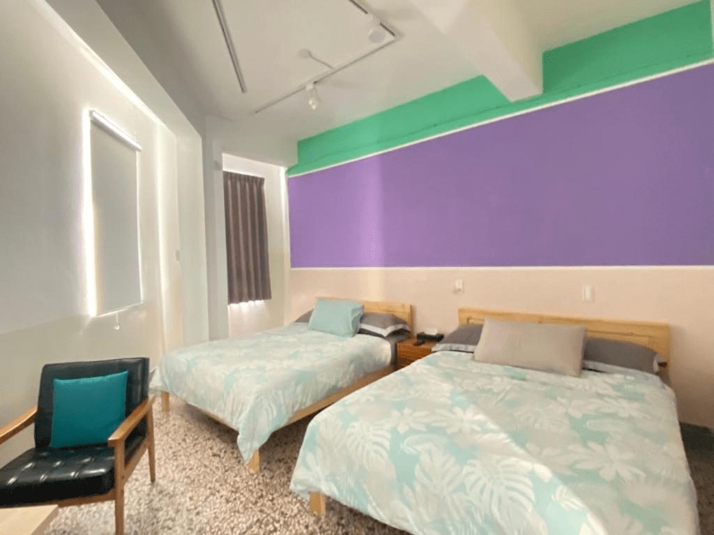 住進北港貼近廟宇與老街的住宿,在清晨香氣與巷弄風聲裡感受小鎮最真實的脈動