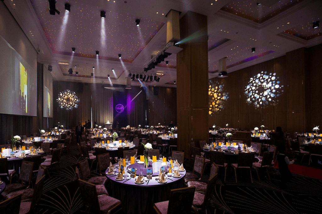 入住台北凱達大飯店，沿著萬華老城的光影散步迎向黃昏，感受旅程被悄悄安頓的那一刻