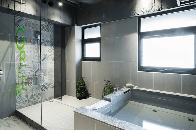 蒸騰的白霧裡，泡暖熱的泉水，帶著一身疲倦走進礁溪，換一身輕盈離開