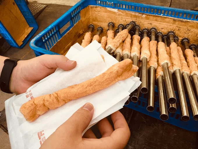 在基隆正濱漁港彩色屋等待黃昏降臨,看色彩與夕陽交融的那段時間,像是給自己的一小段溫柔