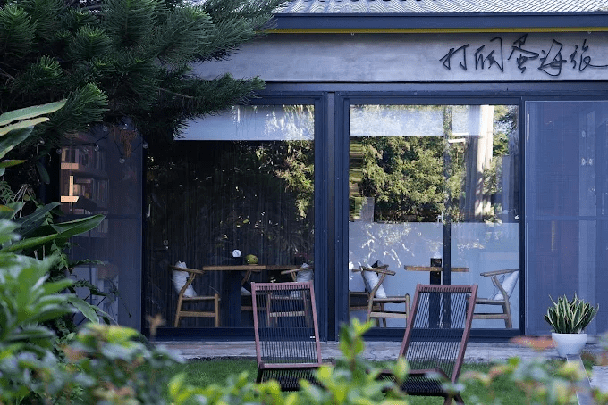 走向台東太麻里的華源海灣，遇見天空之鏡般的柔亮倒影