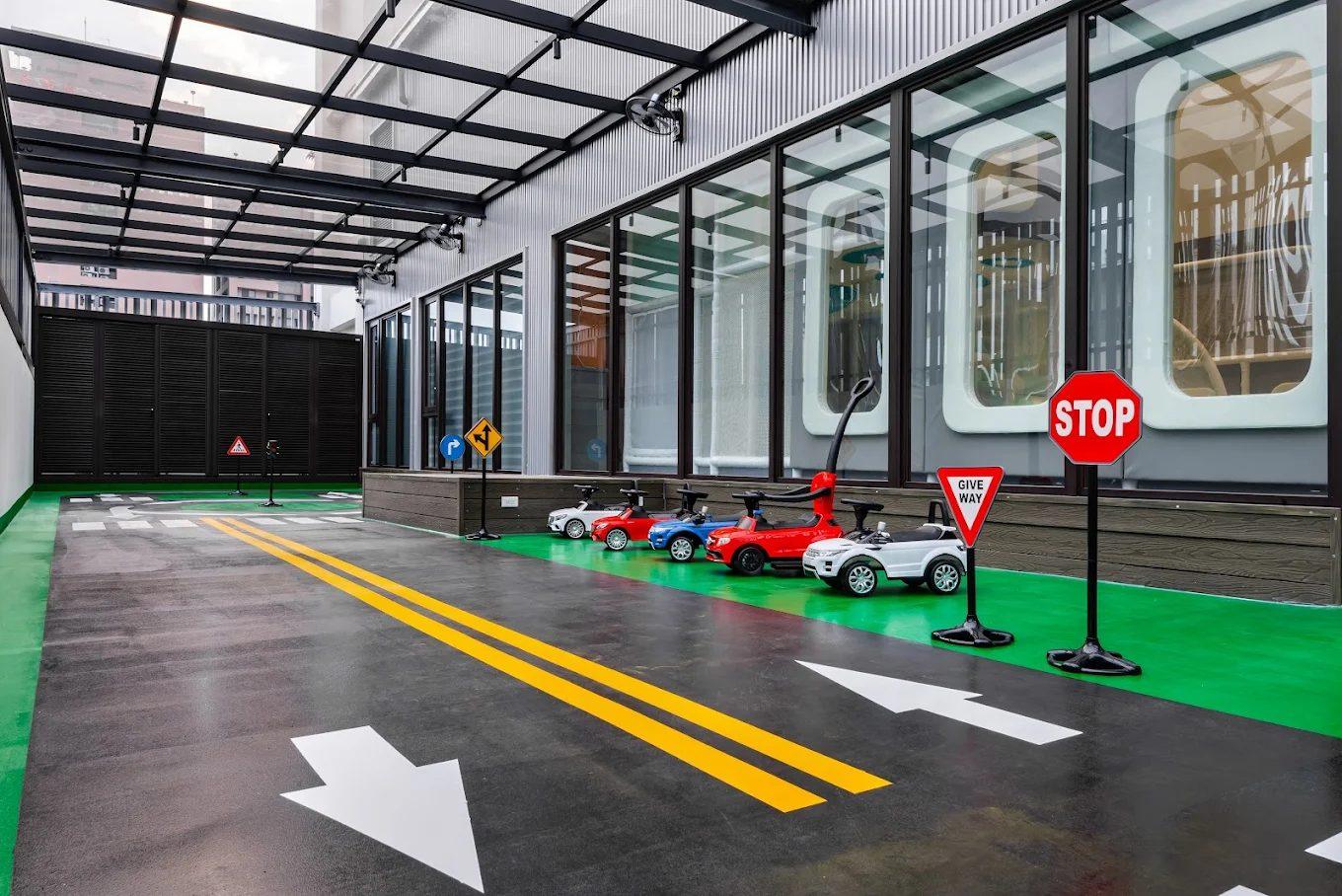 台中親子文創旅宿新選擇！挪威森林MOTEL台中文創館：設計美學、親子設施、交通超便利全攻略