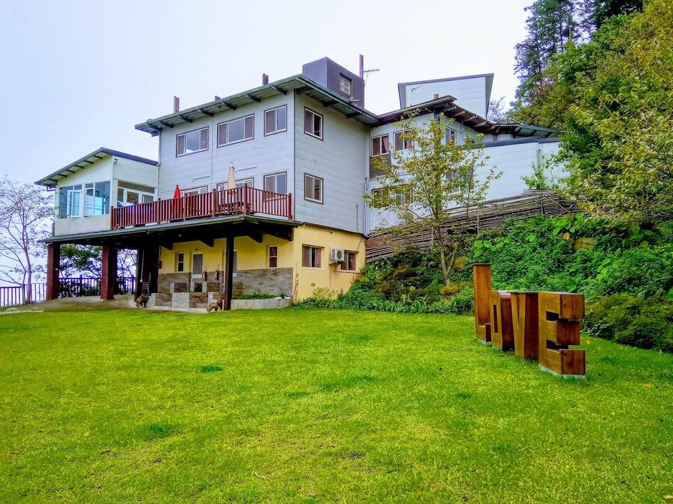 躲進北埔山林！新竹森林系日式禪風民宿「風雅月筑」一泊二食送綠世界門票、擂茶，親子情侶輕鬆玩