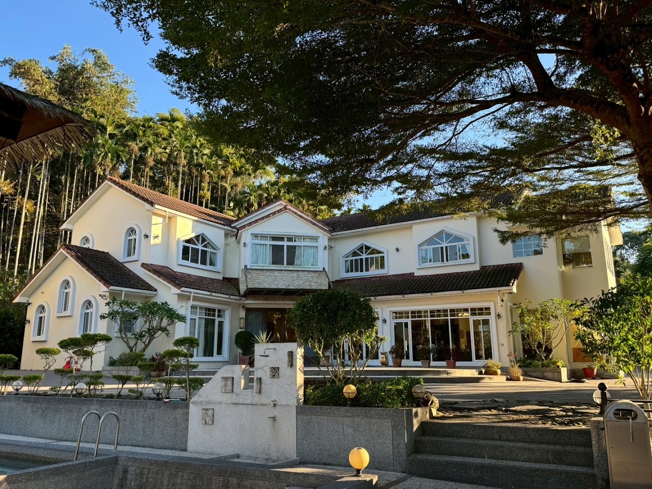 日月潭隱藏版歐洲莊園！布查德Villa樂齡慢遊專案一泊三食 超Chill山居體驗