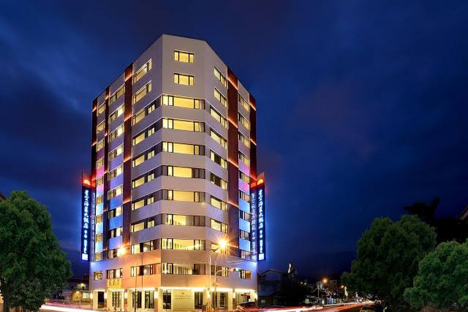 花蓮星空海藍飯店超值海景住宿優惠！兩晚只要$4,200、免費升等豪華雙人房，享受無敵海景與星空美景