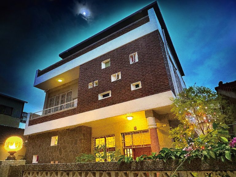台南安平朗香洋房:純白設計民宿 × 枋子林限定甜點午茶,慢旅住宿新體驗