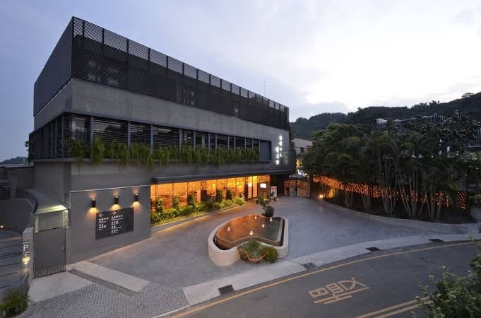 台中日光溫泉會館：坐擁山嵐美景、療癒美人湯與精緻美食的靜謐泡湯度假首選