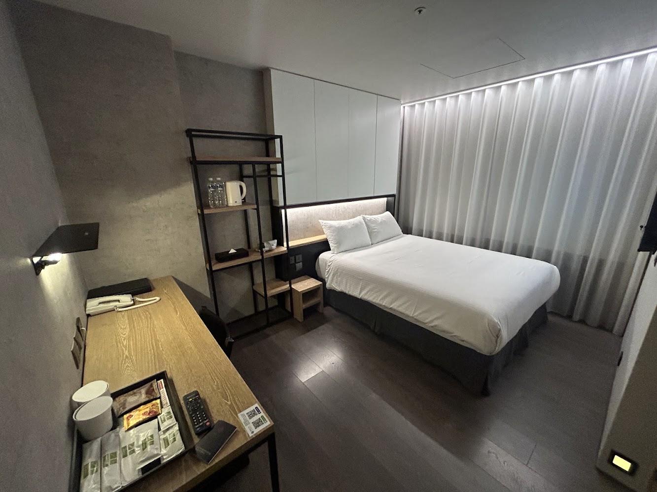 台中高鐵旁高CP值住宿推薦！康茵行旅雙人房含早餐每晚只要1580元，交通便利、三鐵共構，童樂友善首選