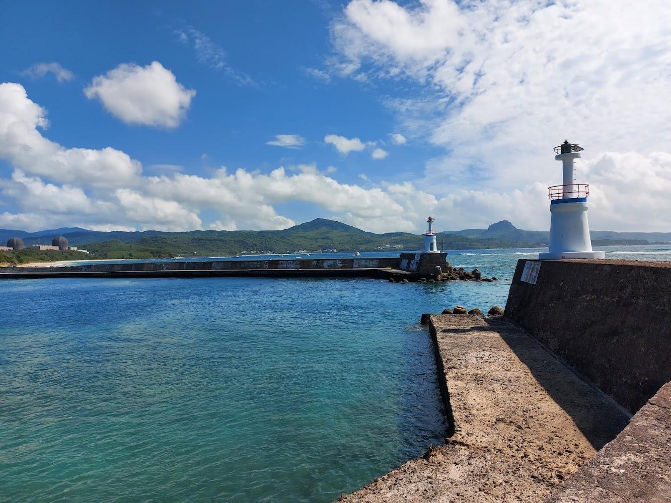 星砂灣燈塔與三色海