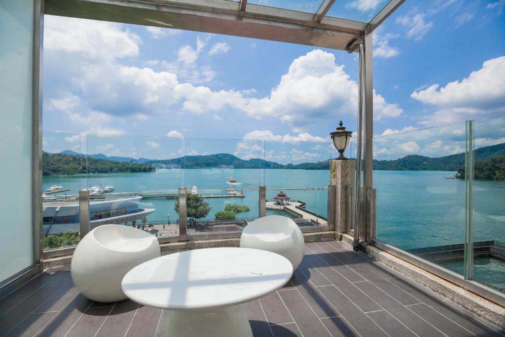 走到湖邊就不想走遠，日月潭住宿推薦為想留下來的旅程而寫