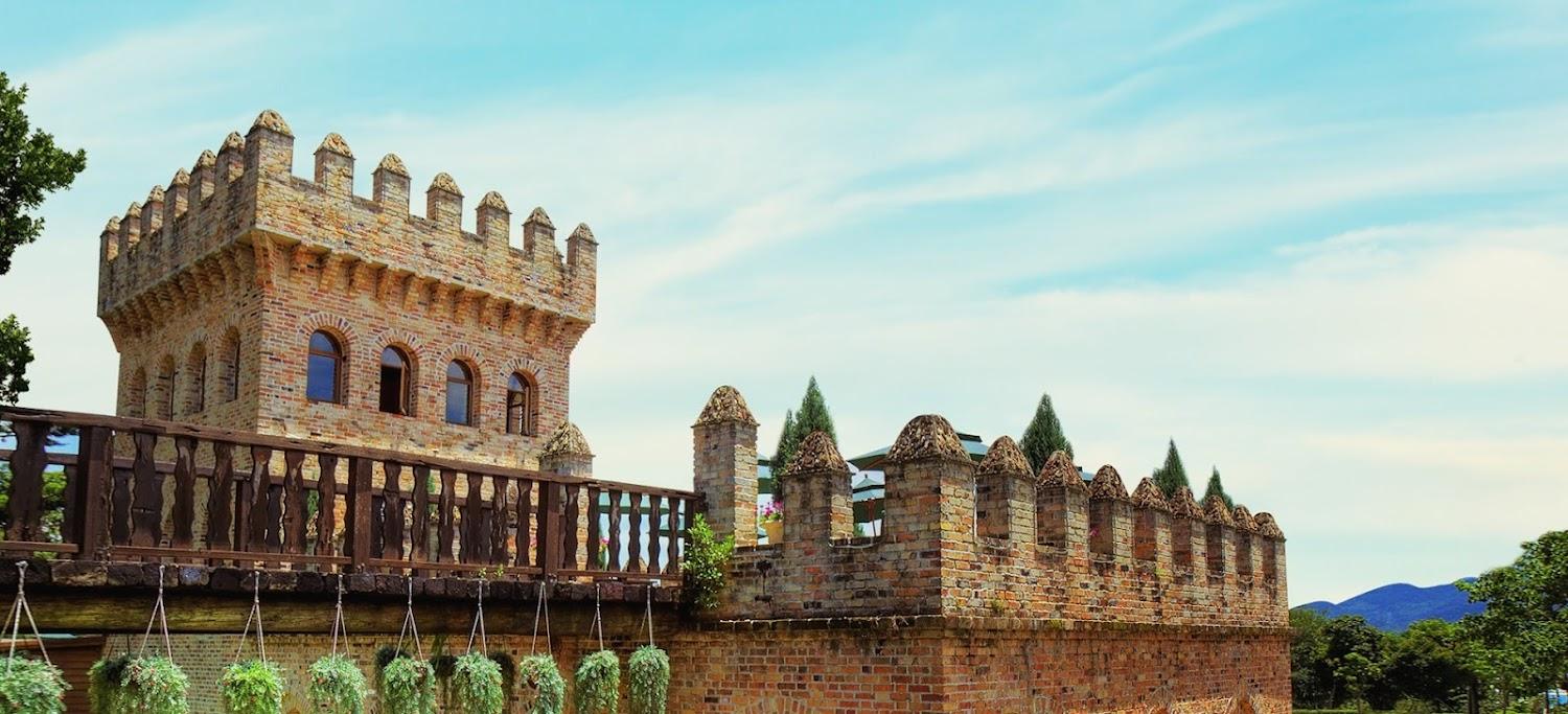 新社莊園充滿異國風情的古堡建築