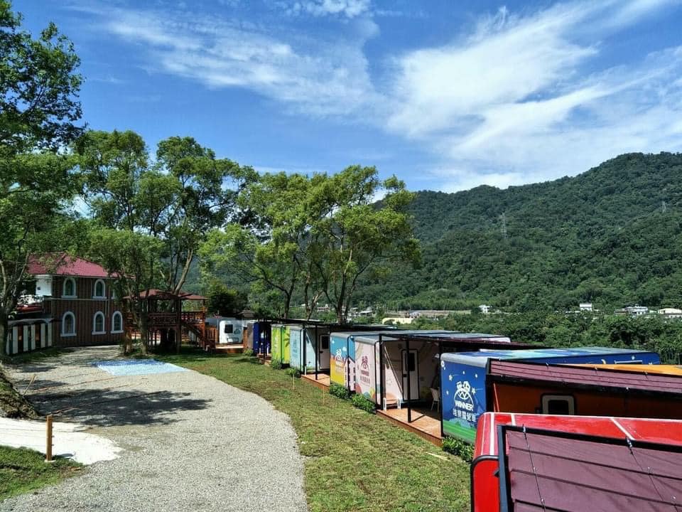呼啦莊園露營車園區