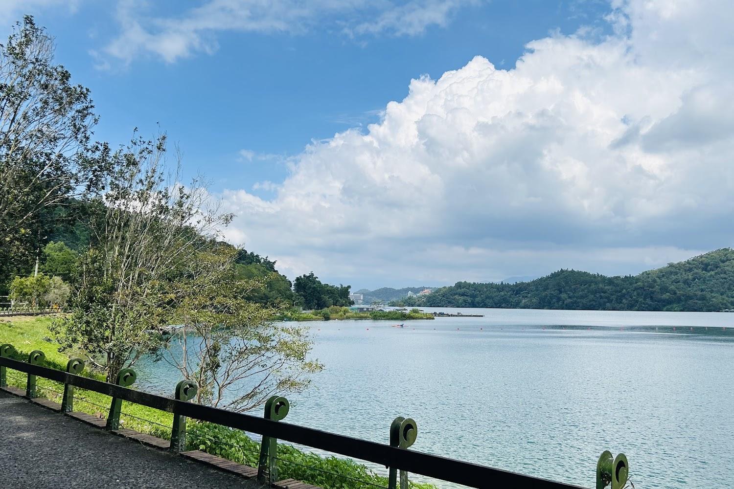 日月潭月牙灣美景