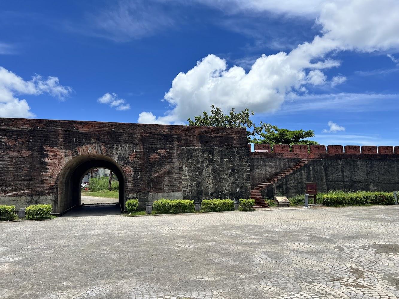 恆春縣城東門古蹟建築