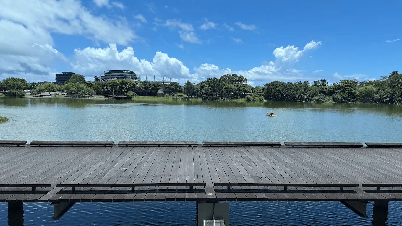 蘭陽博物館 湖畔木棧道