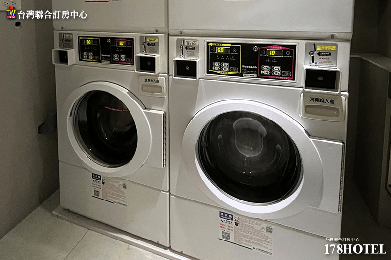 多功能會議室空間，適合商務簡報使用