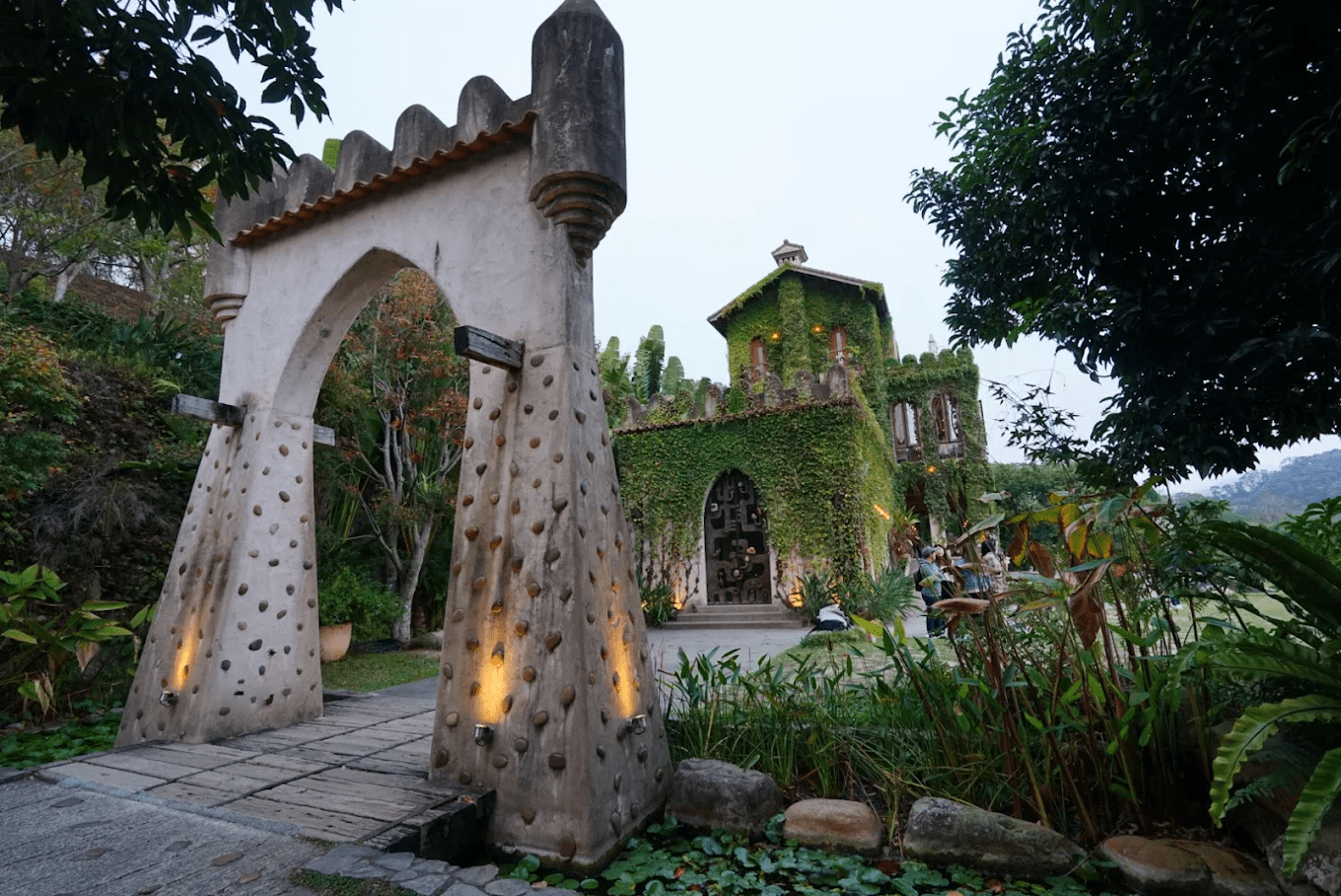 藏在苗栗山林的歐風秘境｜天空之城景觀餐廳，一秒走進童話世界