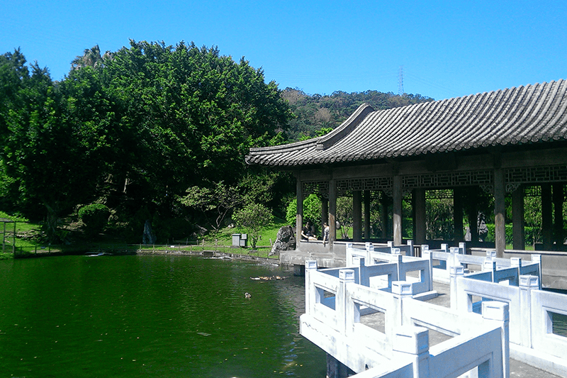 碧橋西水榭臨水而立，是園區內遊客最喜愛駐足休憩的地點