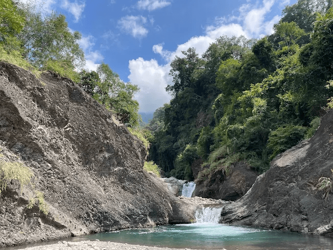 為了泡湯而出發的那種旅行，帶我走進苗栗泰安溫泉，在山谷裡慢慢過一夜
