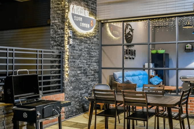 約好一起出發南投,住進包棟民宿的那一晚,行程自然放慢只剩相聚