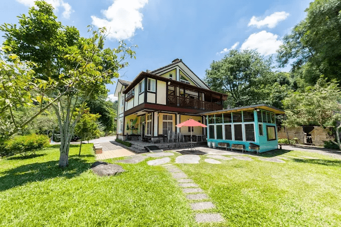 約好一起出發南投,住進包棟民宿的那一晚,行程自然放慢只剩相聚