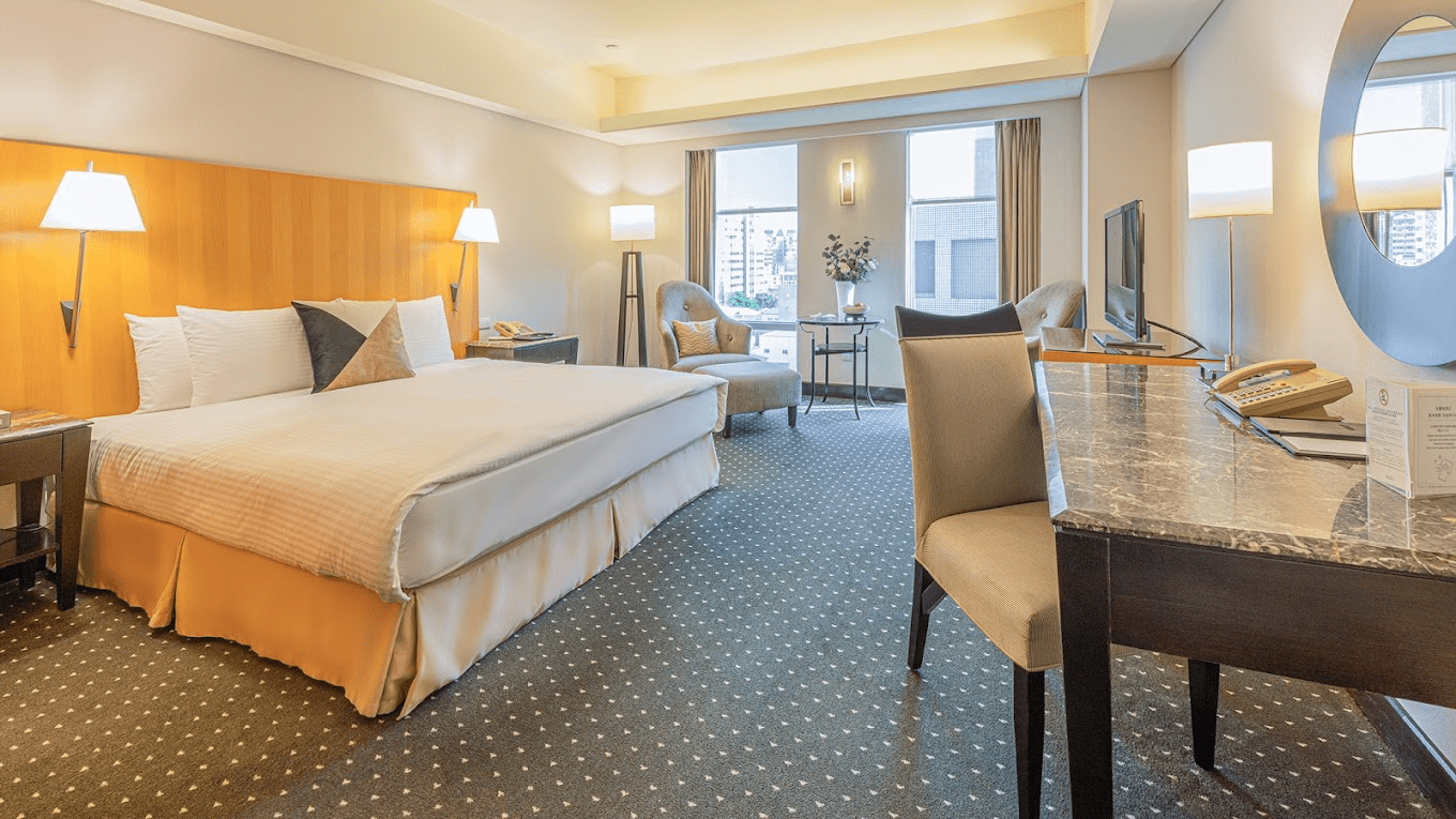 在台中住一晚，城市就慢了下來，選一間住宿，八種貼近生活的城市風景