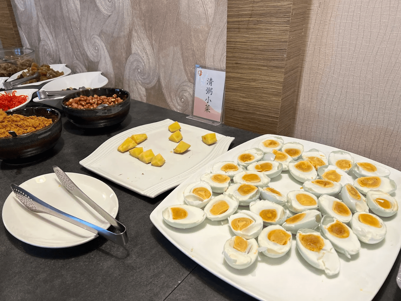 整體色調舒適平衡，營造居家放鬆氛圍