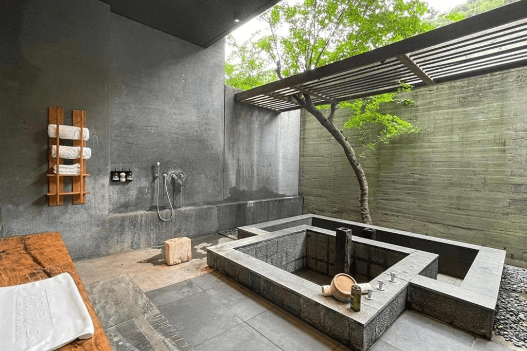 在天氣轉涼之後，把時間泡進溫泉裡，一趟從北到南慢慢展開的暖湯旅程