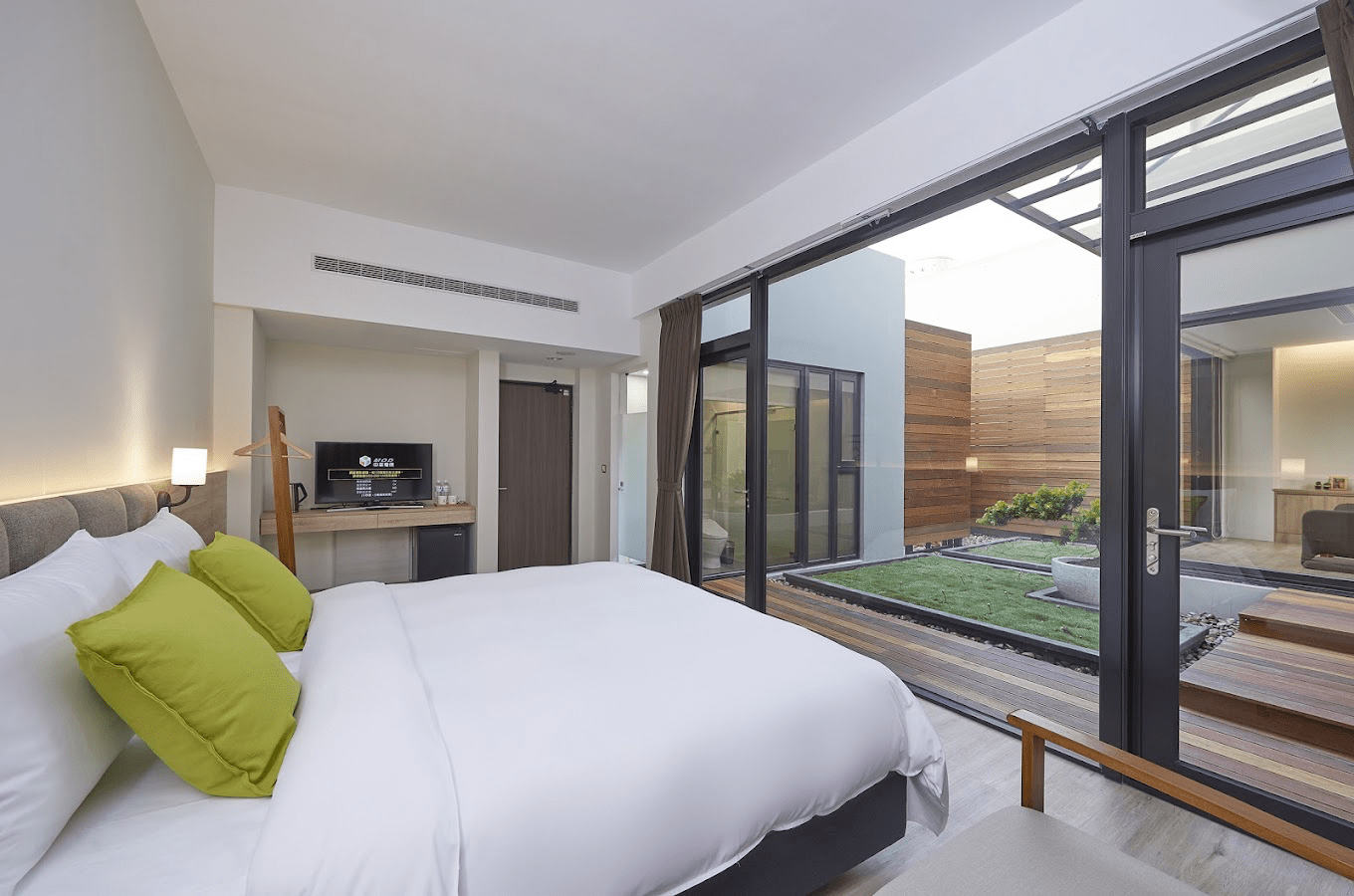 白天走遍城市，給夜晚一個剛好的空間，台中飯店其實早已決定旅程質感