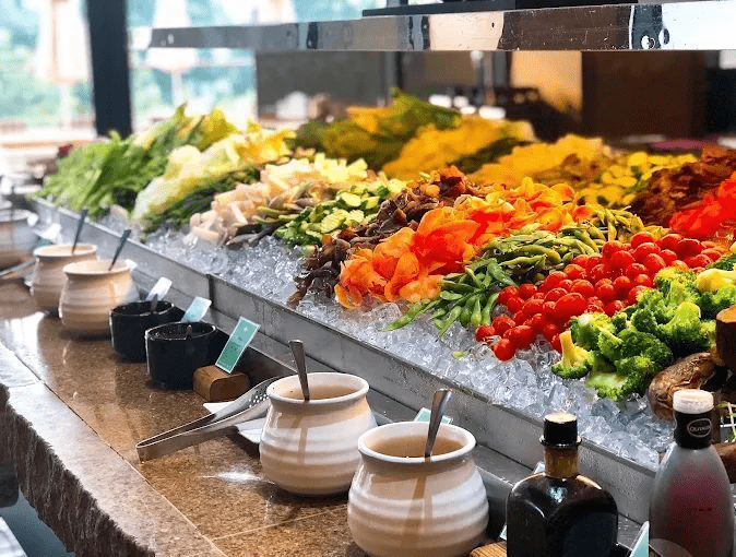 在日月潭湖畔慢慢住下來，雲品酒店把溫泉、湖景與五星級度假的節奏一起放慢