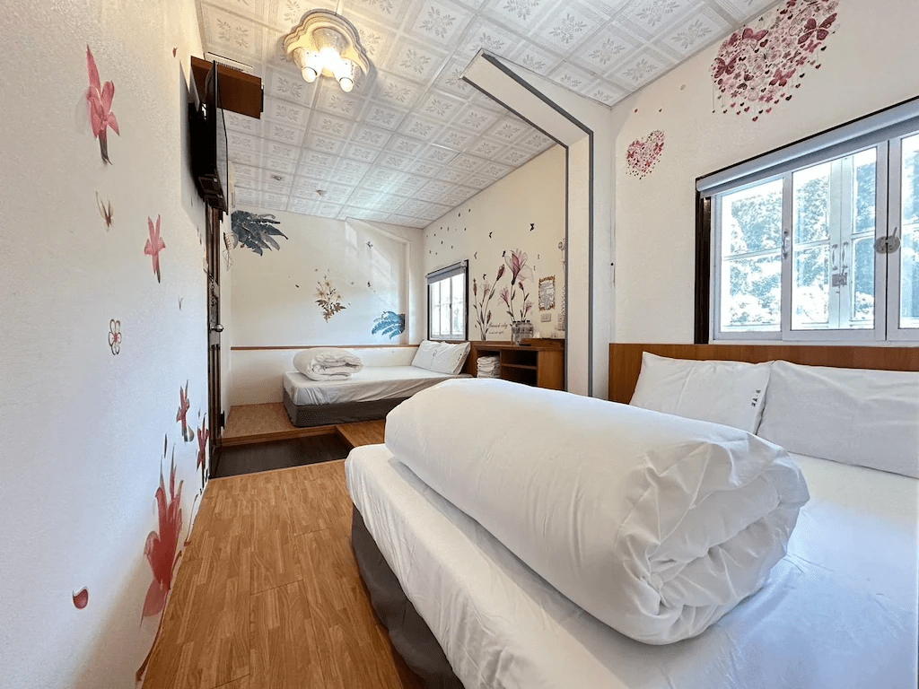 走過鐵道與山霧交會的清晨，阿里山奮起湖深森·旅是一晚剛好的停留