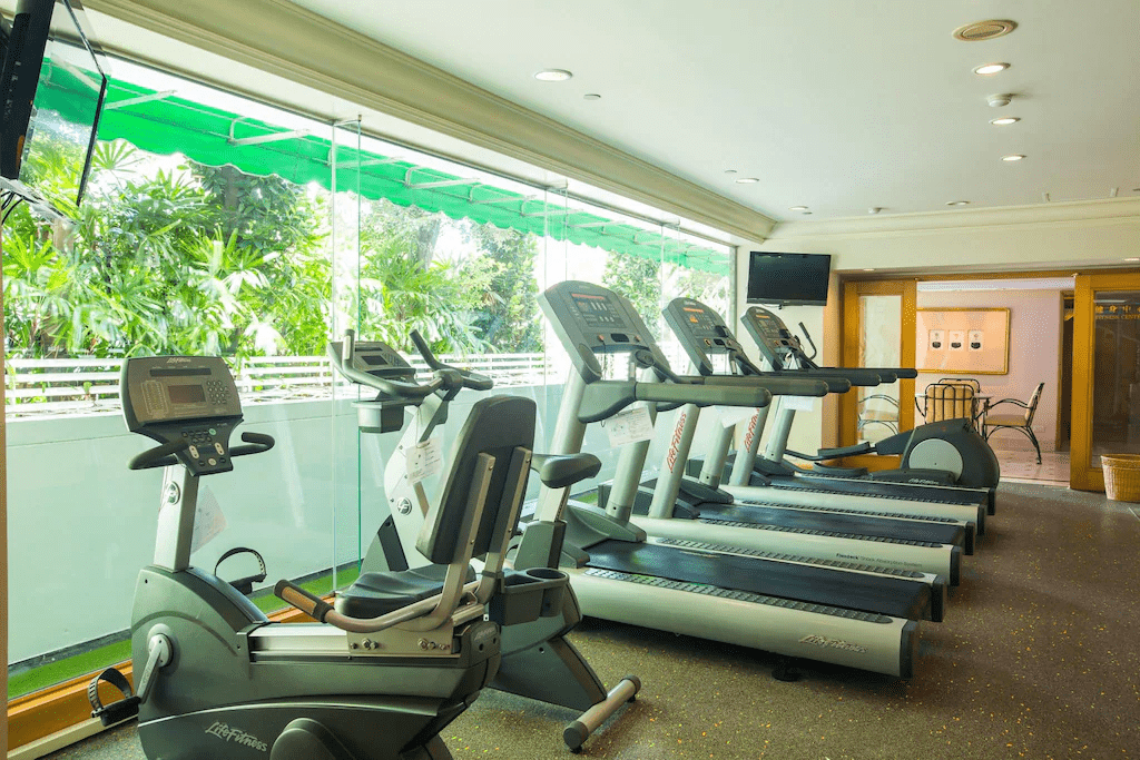 傍晚抵達中山北路,走進台北國賓大飯店,讓一晚住宿成為城市裡的溫柔停靠